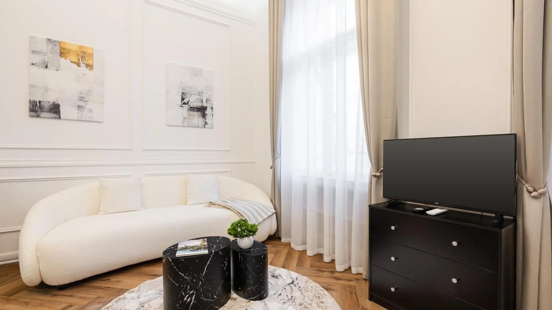 Lazar 16 - Budapest Royal Opera Suite, Best Location By Bqa Hungary
