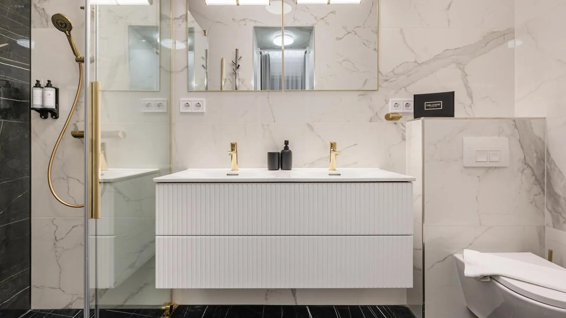 Apartment Lazar 16 - Budapest Royal Opera Suite, Best Location By Bqa Hungary