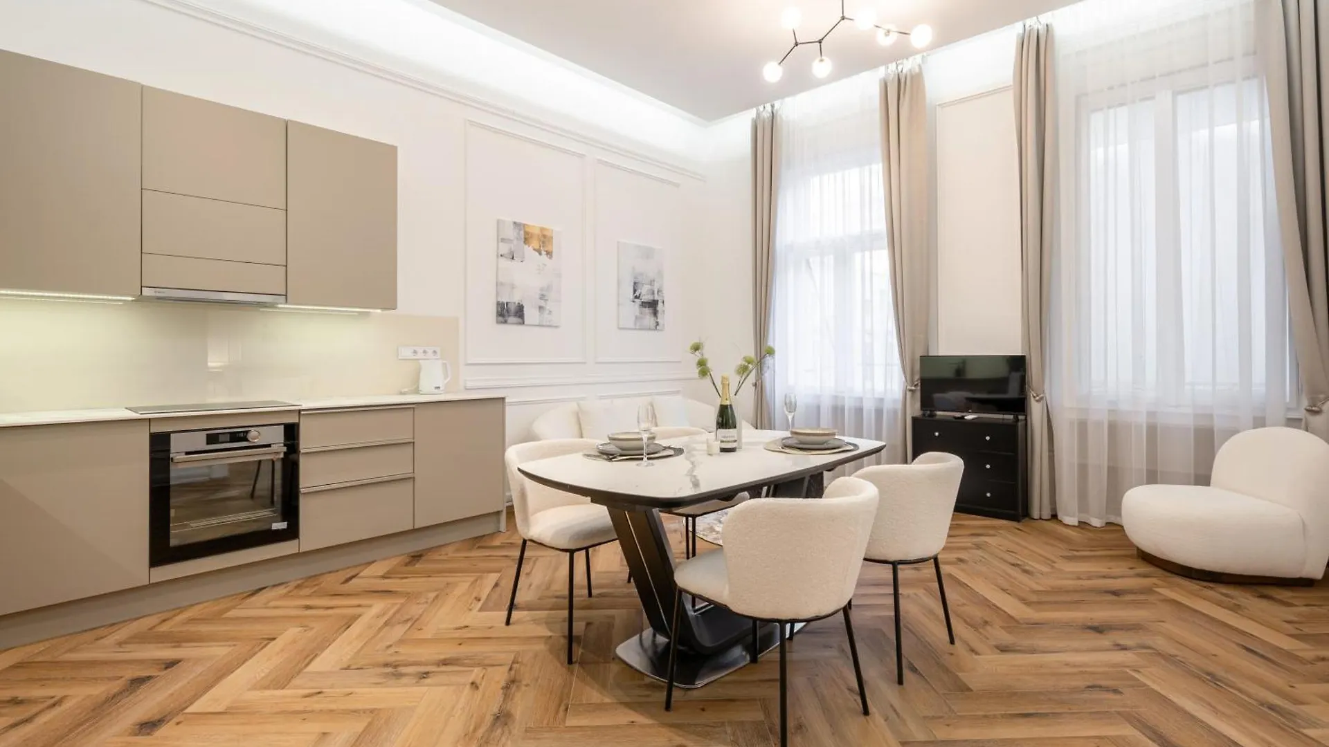 Lazar 16 - Budapest Royal Opera Suite, Best Location By Bqa