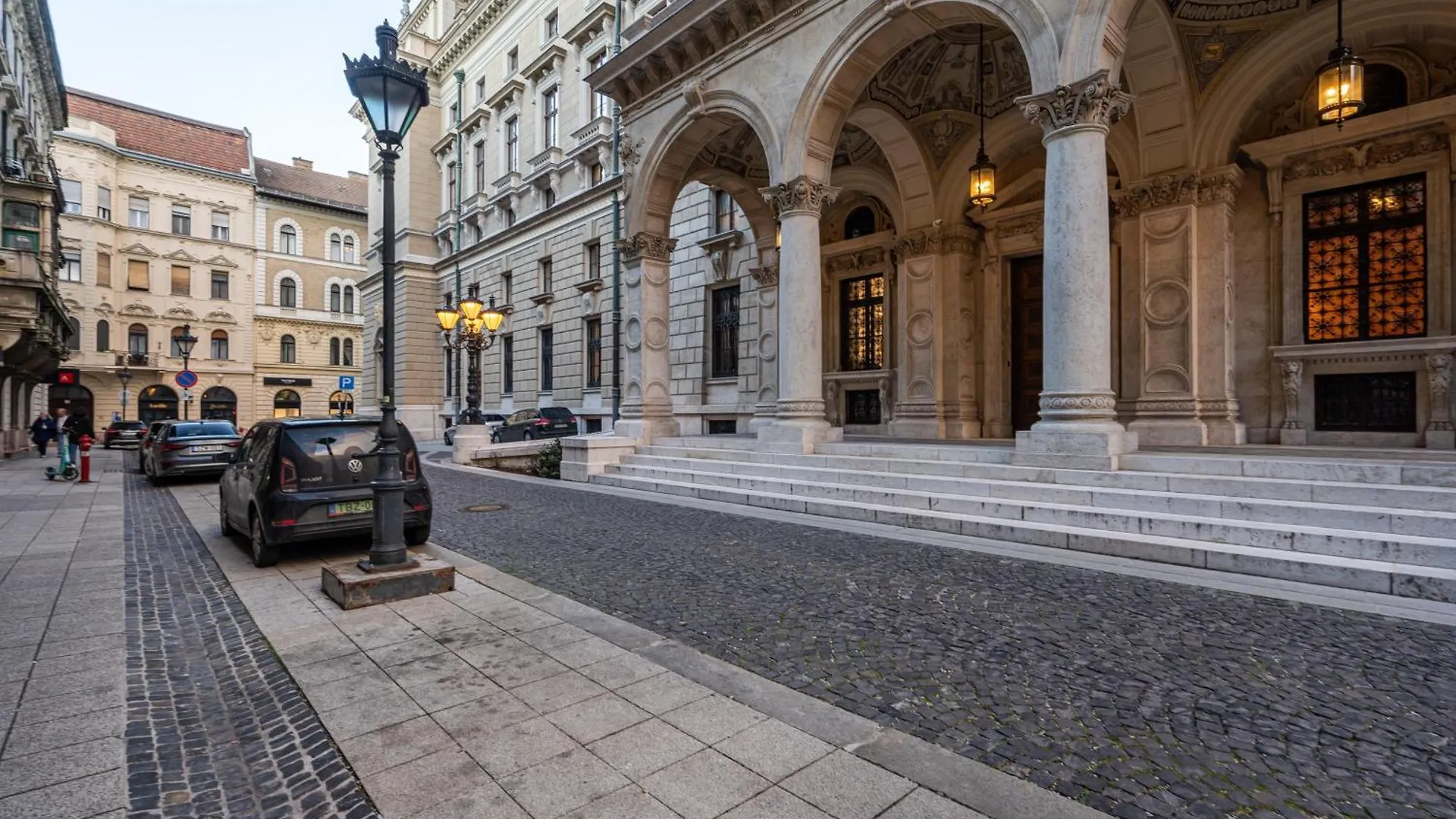 Lazar 16 - Budapest Royal Opera Suite, Best Location By Bqa